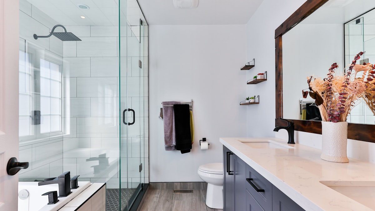 Best Kitchen Faucets: Touchless, Pull-Down, and Bridge