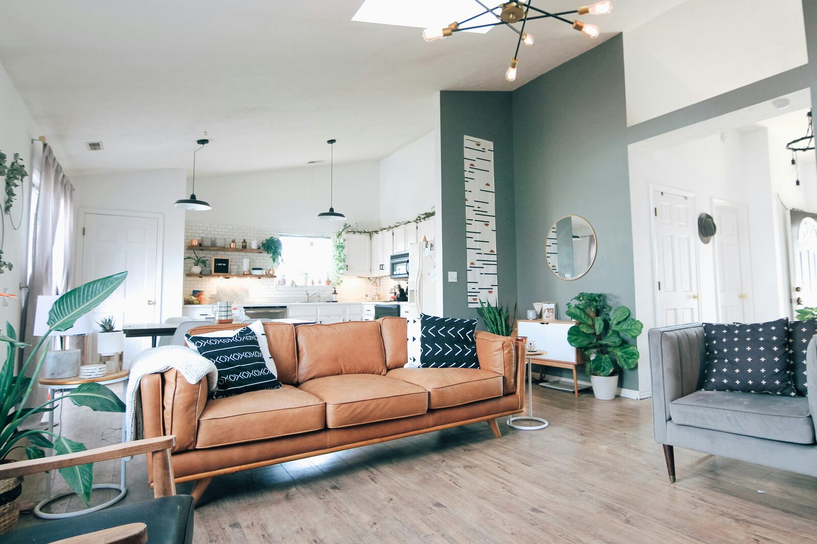 How to Decorate a Living Room on a Budget
